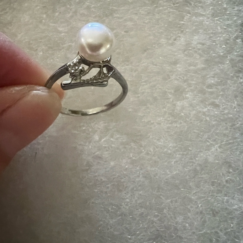 # 0871+ White Gold Plated Culture W/ tiny cubic. Freshwater Pearl Ring 5.5. - Picture 7 of 9